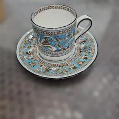 イギリス王室Coat of ArmsTeacup and Saucer【正規品】 - メルカリ