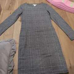 チェック柄長袖ワンピース XSサイズ　H&M　人気　レディース　美品