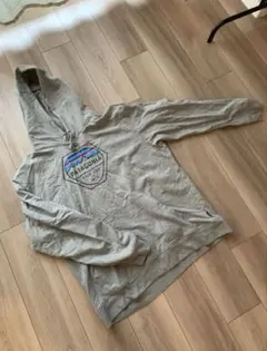 Patagonia パーカー グレー　フーディー　Lのサムネイル