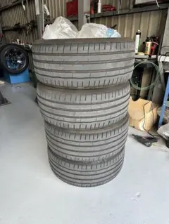 テスラモデルY標準装着タイヤ4本セット255/45/R19 スポンジあり テスラ モデルY 255/45R19 スポンジ付 ※1本出品・単独購入不可 - メルカリ
