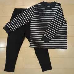 無印良品／黒白ストライプ長袖カットソー、ユニクロ／黒パンツのセット（110cm）