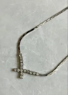 シルバーカラーネックレス