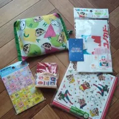 【新品】クレヨンしんちゃん　エコバッグタイルシール紙ナプキンビニール袋