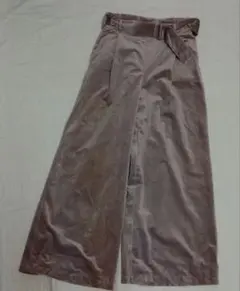 【GU】くすみピンク ワイドパンツ ウエストベルト付き