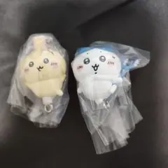 ちいかわ つまんでつなげてますこっと 　ボールチェーンうさぎ　カニカンハチワレ