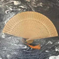 白檀 扇子 透かし彫り 木箱入り - メルカリ