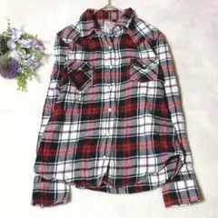 カジュアルシャツ　ブラウス　M　チェック　コットン100%　総柄　E91
