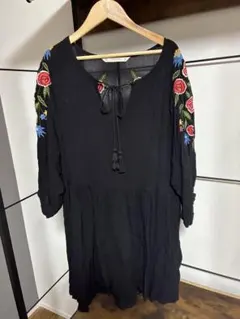 ZARA BASIC 花柄刺繍 チュニック ブラック