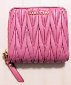 MIU MIU マテラッセ 二つ折り財布 ピンク ミウミウ コンパクトのサムネイル