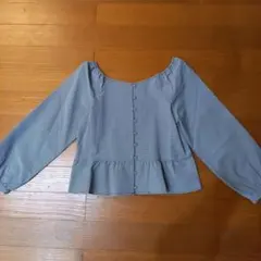 黒と白のチェック柄ペプラムブラウスのサムネイル