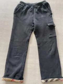 Burberry London 黒いカーゴパンツ チェック柄裾付き120㎝