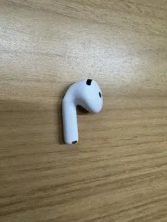 Apple AirPods 第4世代（通常モデル）左耳