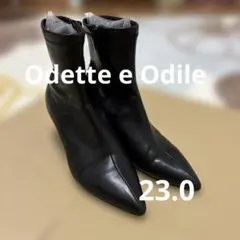 Odette e Odile（オデット エ オディール）ブラックのショートブーツ