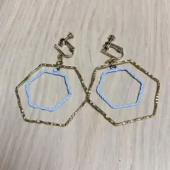水色と金色の六角形イヤリング