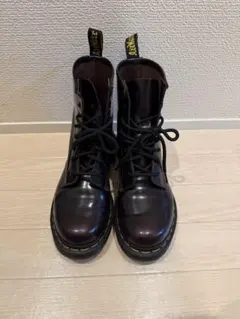 Dr.Martens箱付き❗️】人気ブラックバレンタイン限定3ホール - メルカリ
