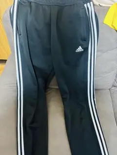 adidas トラックパンツブラック