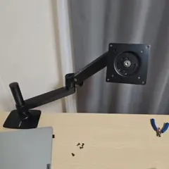 Amazonベーシック　モニターアーム　エルゴトロンLX