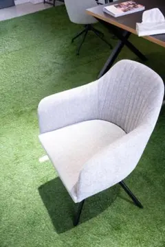 KANADEMONO ファブリックラウンドチェア アーム付き ベージュ