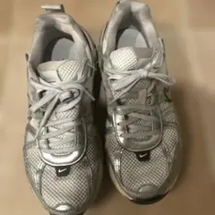 NIKE V2K RUN シルバースニーカー　FD0736-100 24センチ