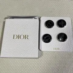 Dior　ノベルティ　ピンバッジ　箱付き