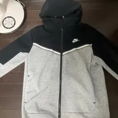 Nike フード付きパーカー 黒/灰色