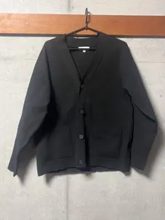黒 カーディガン