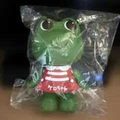 ケロちゃん フィギュア 緑色 赤白ストライプ　13㎝