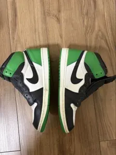 NIKE エアジョーダン1 ラッキーグリーン　ハイカットスニーカーのサムネイル