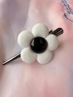マリークヮント ヘアクリップ 白黒デイジー マリクワ