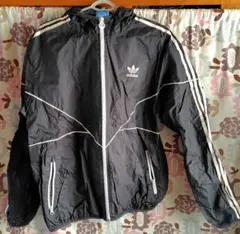 adidas ブラック ナイロンジャケット