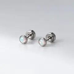 【No.628】ホワイトオパール風ピアス ネジ式 一粒 シルバー 虹色 4mm
