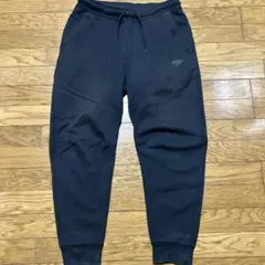 Nike テックフリースパンツ