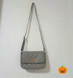 【ほぼ新品】★キルティング★ショルダーバッグ★グレー★ゴールド金具★