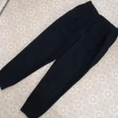 ネイビー テーパードパンツ sサイズ