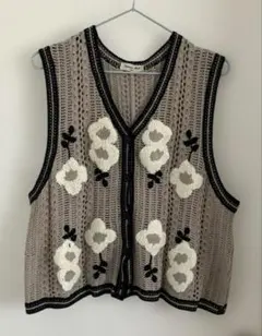 サマンサモスモス 花柄刺繍 ニットベスト