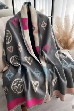 【新品】ハートとロゴデザインのストール