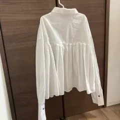 N. ホワイト プリーツシャツのサムネイル