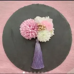 ラベンダーと白のピンポンマムと桜とタッセルの髪飾り