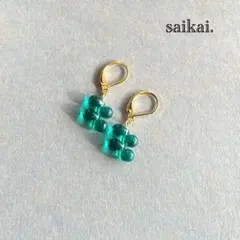 [1016-008]チェコガラスドロップの4連ピアス グリーン 緑 ハンドメイド