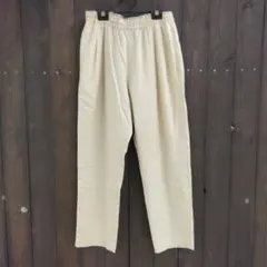 ベージュ カジュアルパンツ