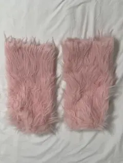 ピンクのファーレッグウォーマー