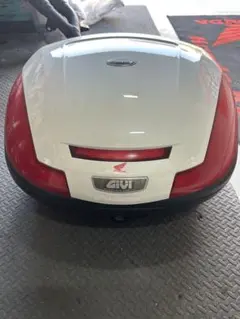 Item thumbnail for item aba00821-9a93-45ba-888e-73fc99ebe61e