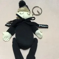 ポテチーノ黒いおねむの男の子のキーホルダー…