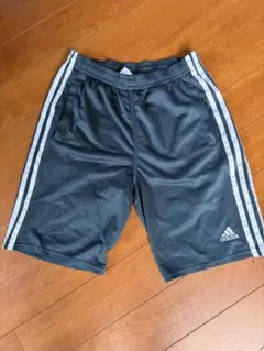 adidas ハーフパンツ M