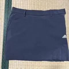 adidas プリーツスカート 黒