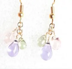 チェコドロップしゃらしゃら3連ピアス　ラベンダー×グリーンラスター×さくら