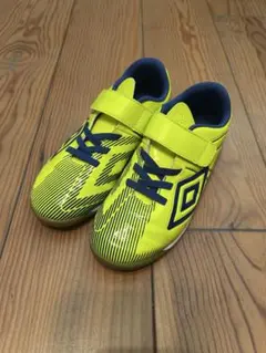 chiii様専用umbro フットサルシューズ イエロー　19cm