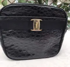 Ferragamo フェラガモ ショルダーバッグ ヴァラリボン レザー 型押し