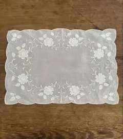 ヴィンテージ刺繍入り薄手マットのサムネイル