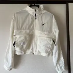 NIKE ナイロンジャケット白